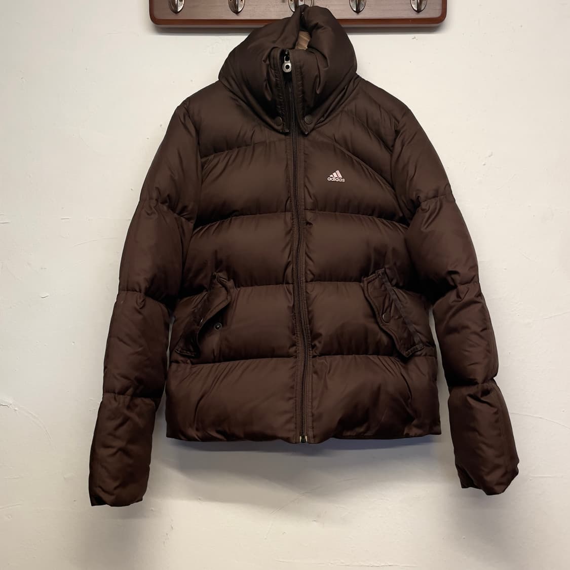 아디다스 (우먼) 브라운 덕 다운  숏 패딩   상품이미지1