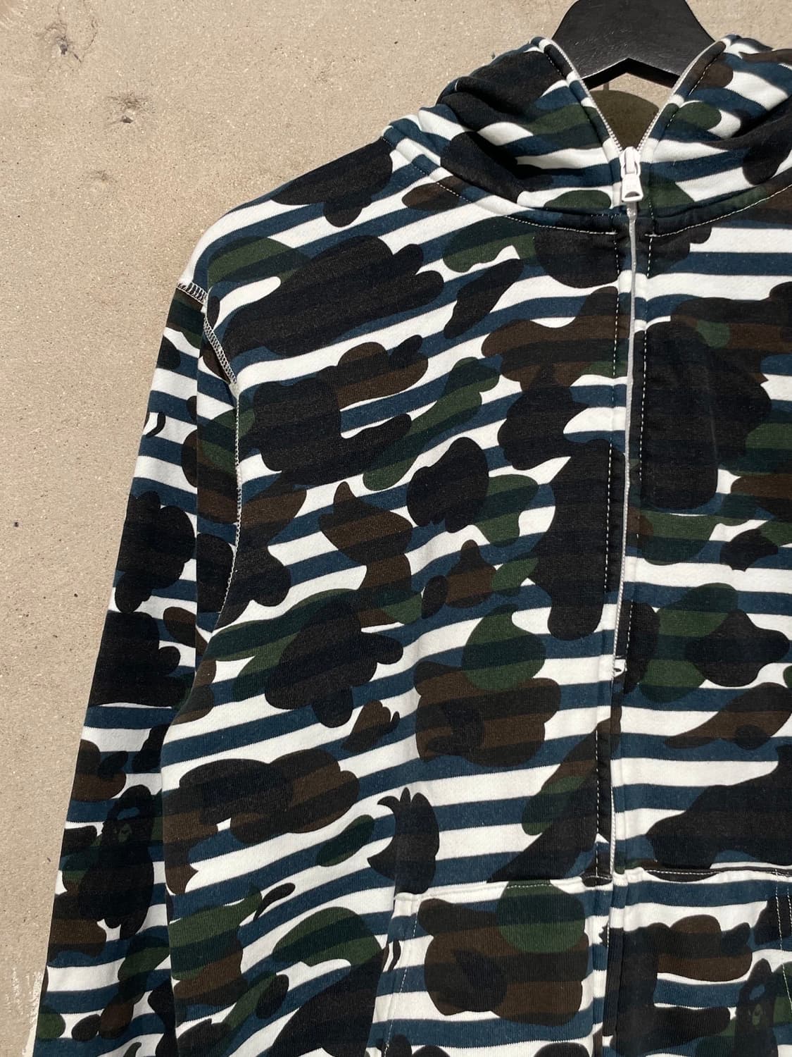 베이프 카모 플라쥬 스트라이프 스웻 풀집업 상품이미지3