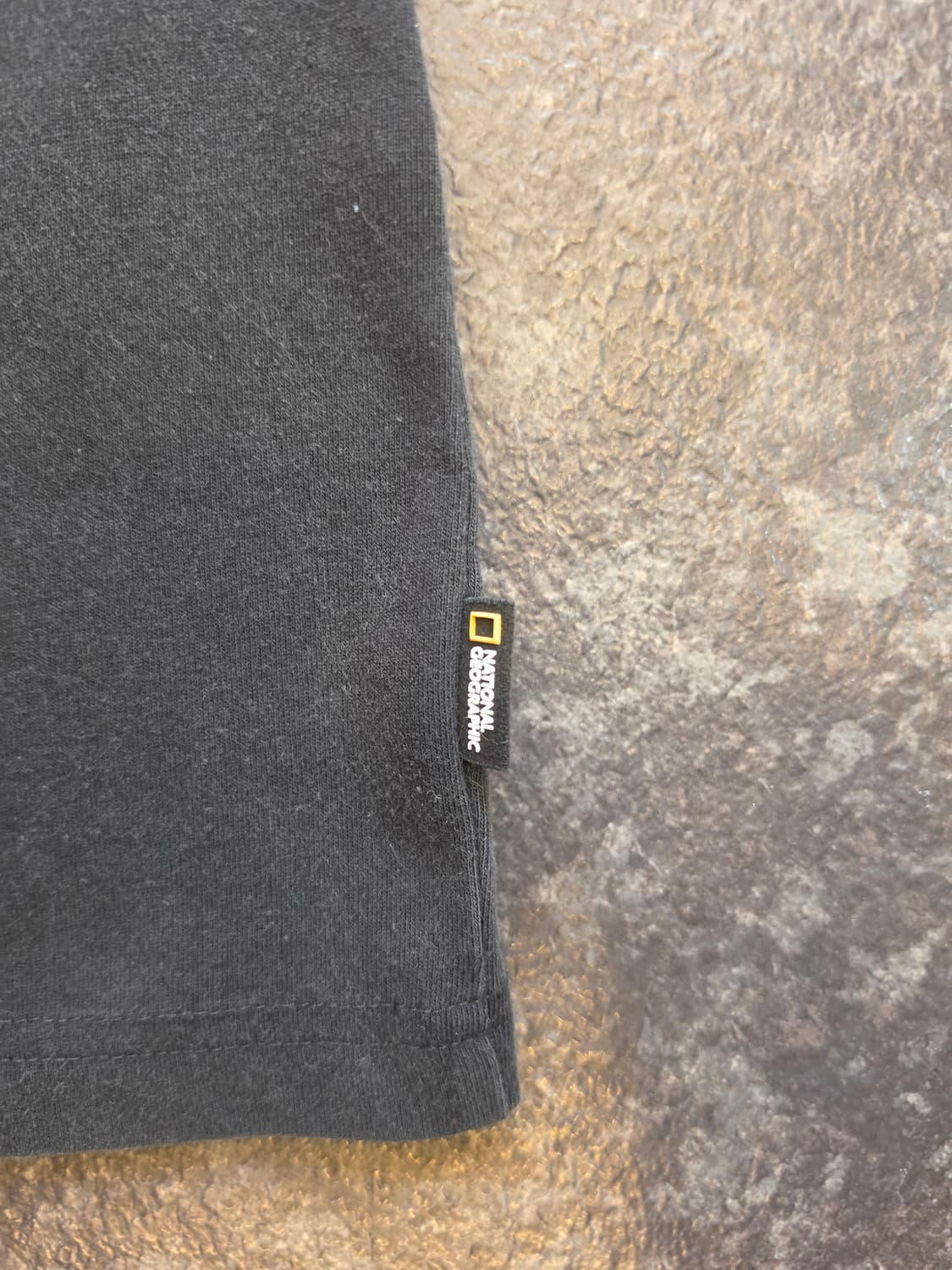 내셔널지오그래픽 검정색 반팔 티셔츠 - M 상품이미지3