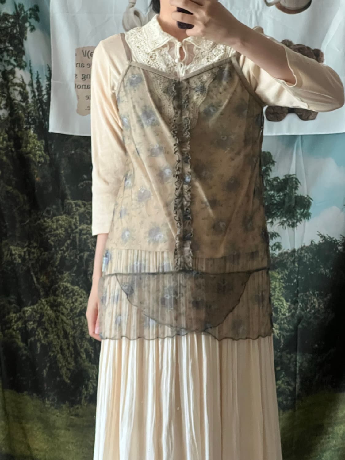 V-neck lace details T-shirt, floral patt 상품이미지2