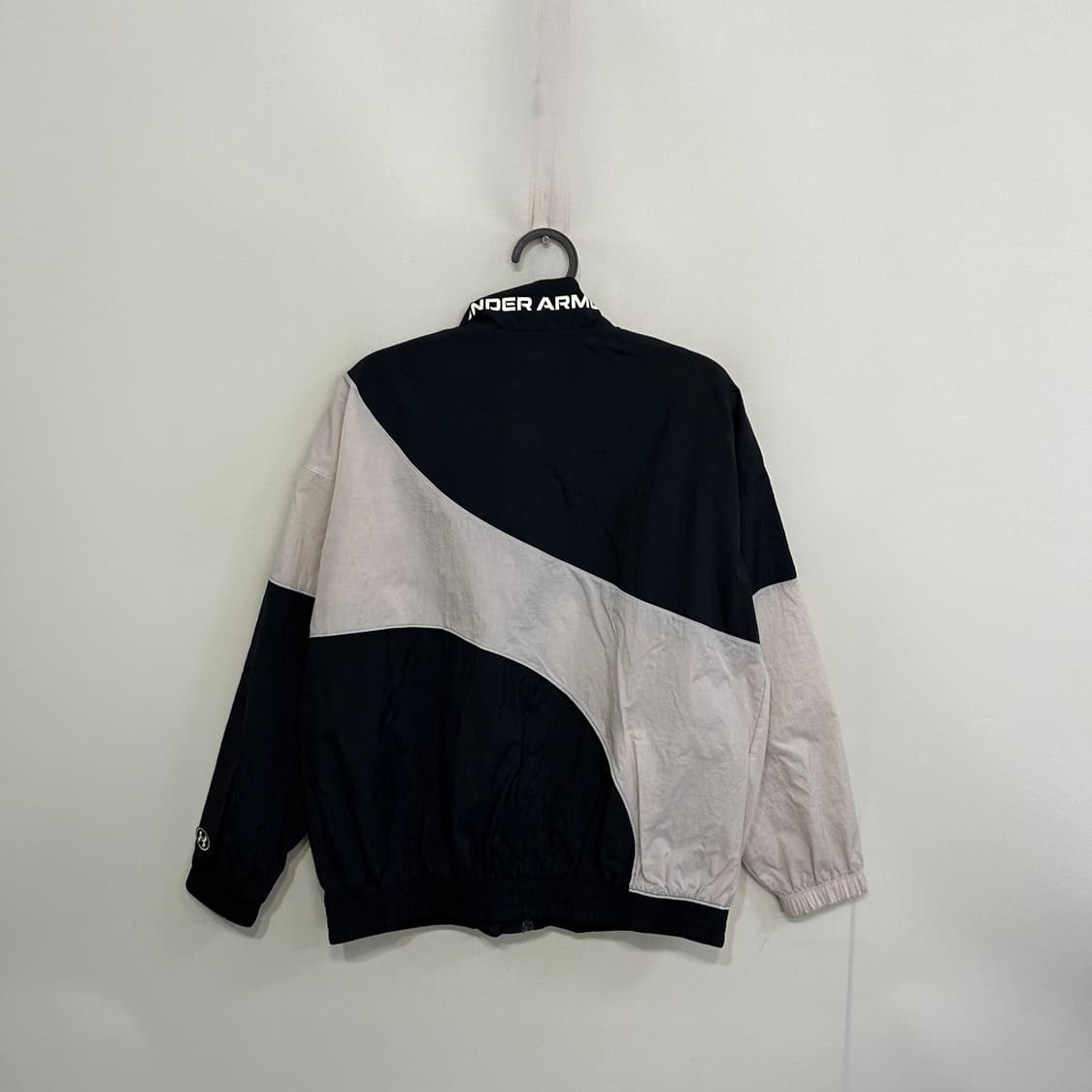 언더아머 여성 레거시 크링클 나일론 우븐 자켓 M  상품이미지4