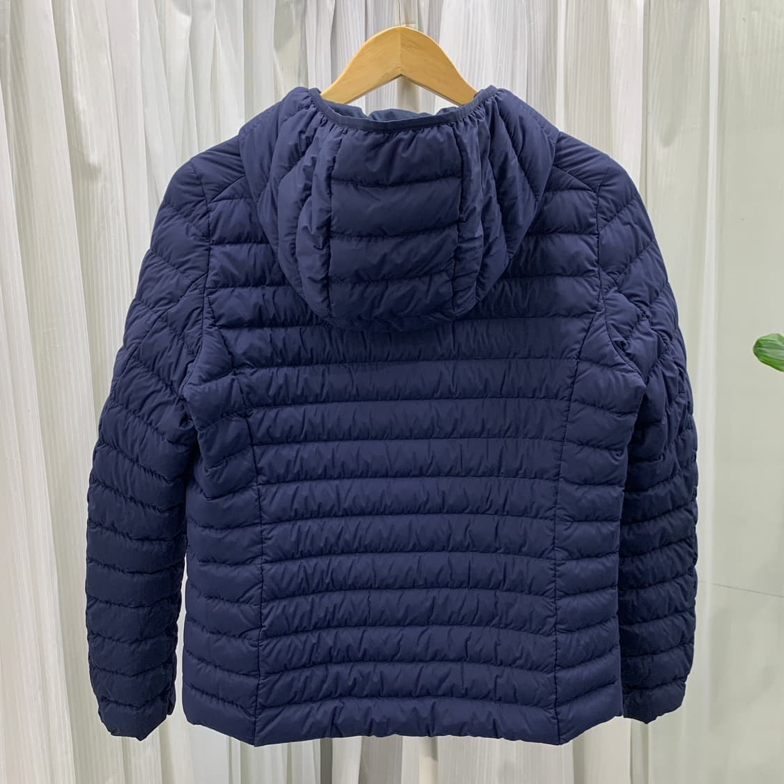 유니클로 후드 경량 다운 패딩 1746 상품이미지2