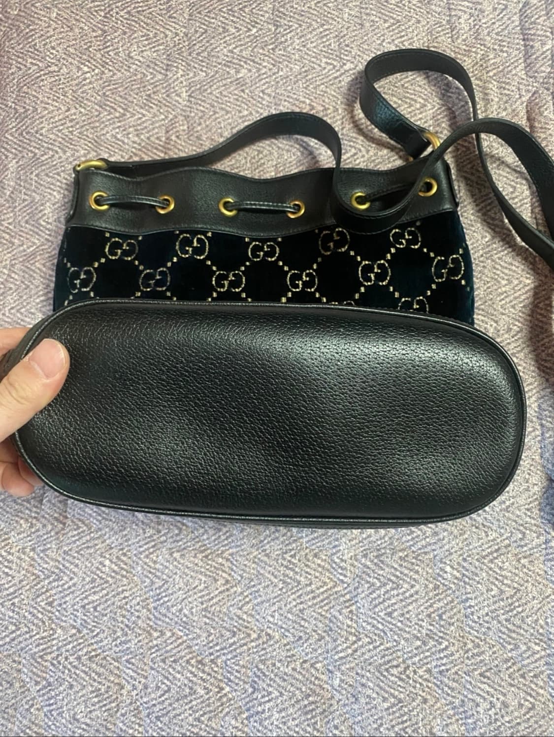 구찌 GG 벨벳 버킷백 네이비 상품이미지3