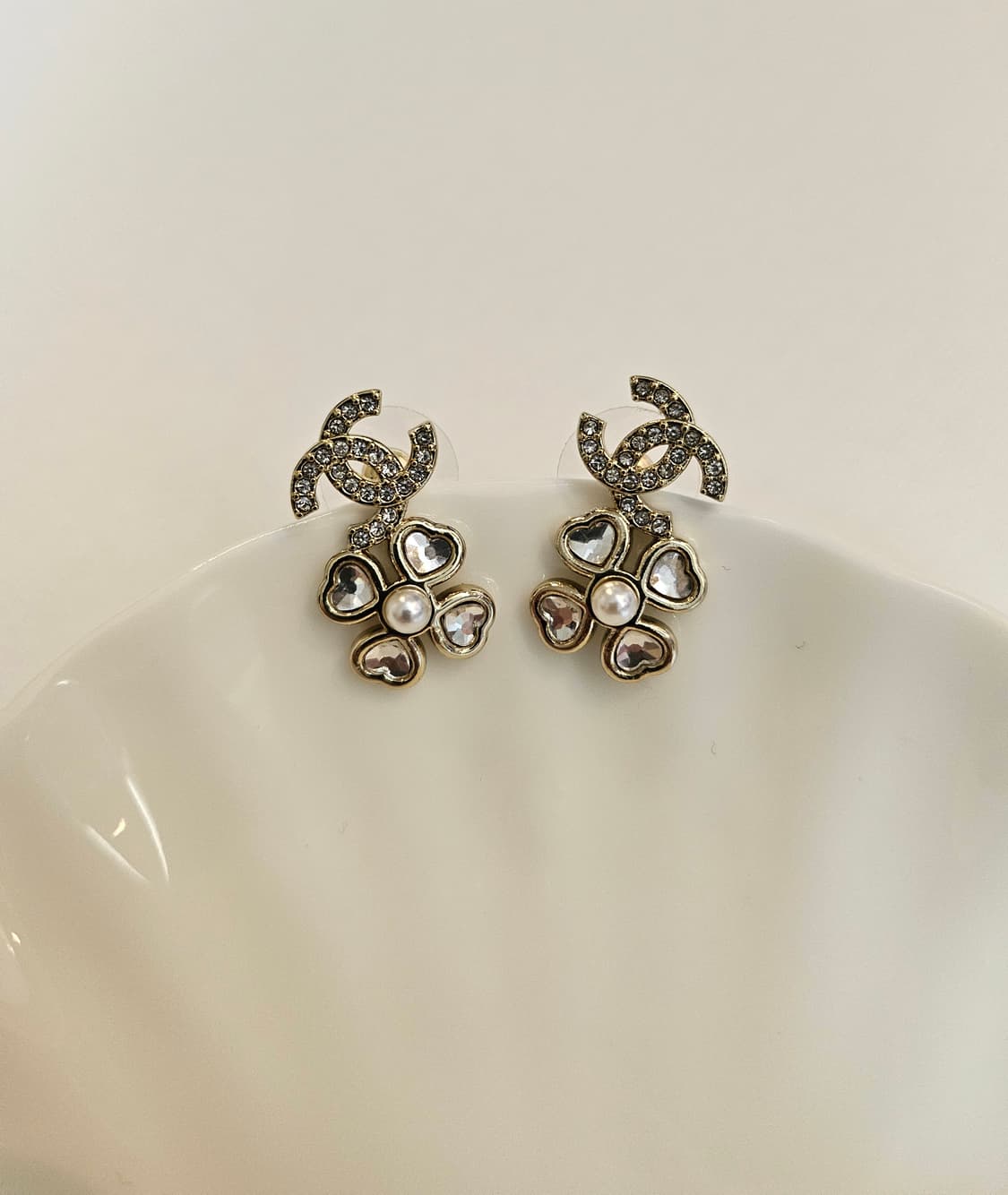 샤넬 CC 크리스탈플라워 귀걸이 샴페인골드 업사이클링 상품이미지1