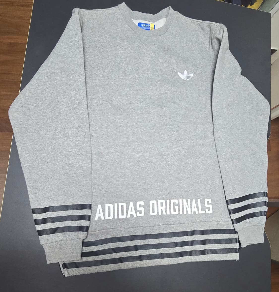 디자인 adidas 상품이미지1