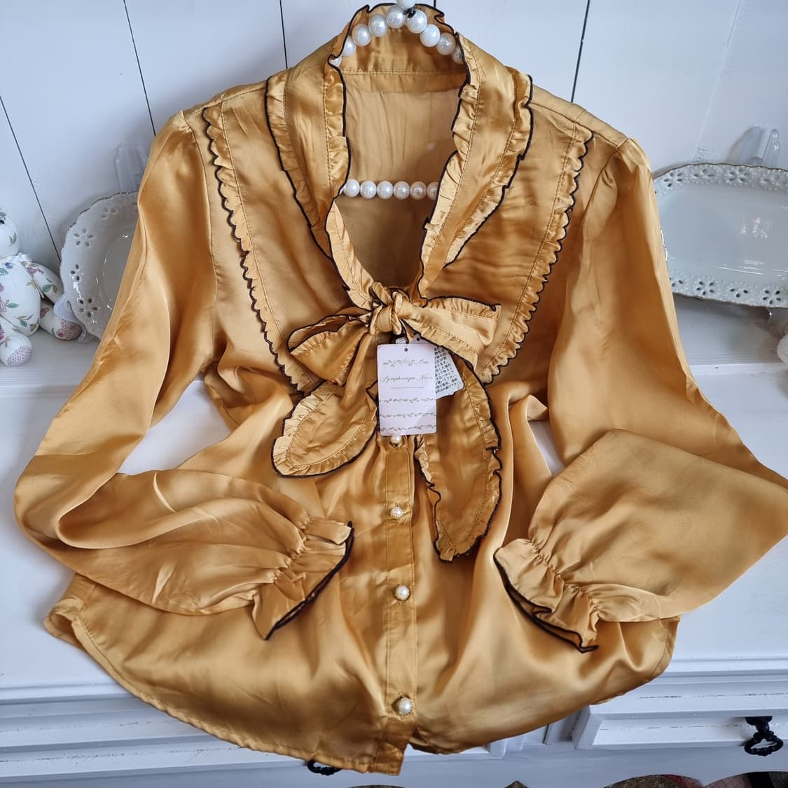골드 사틴 리본 블라우스 상품이미지1