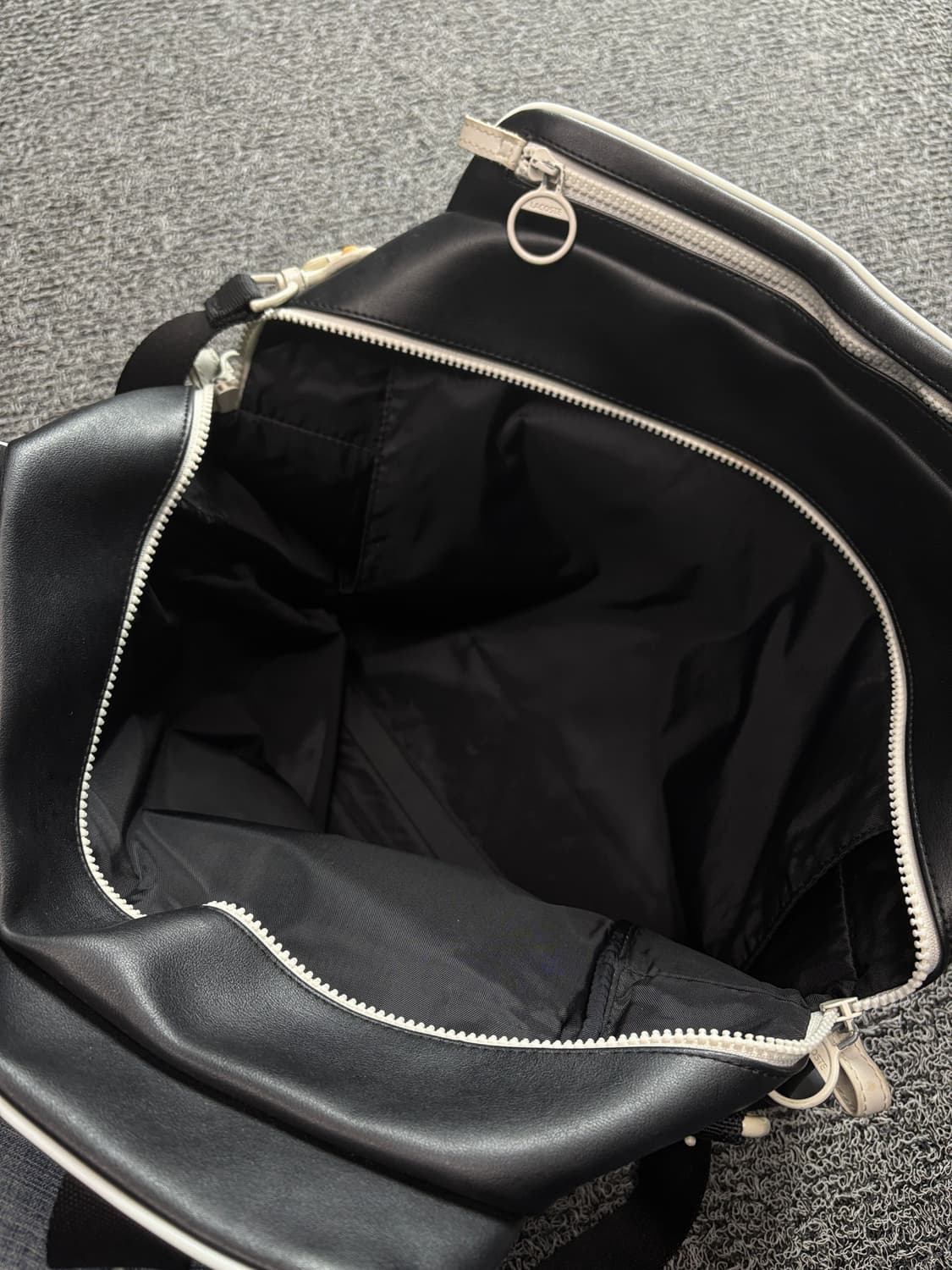 라코스테 빅로고 아카이브 레더 크로스백 1813 상품이미지5