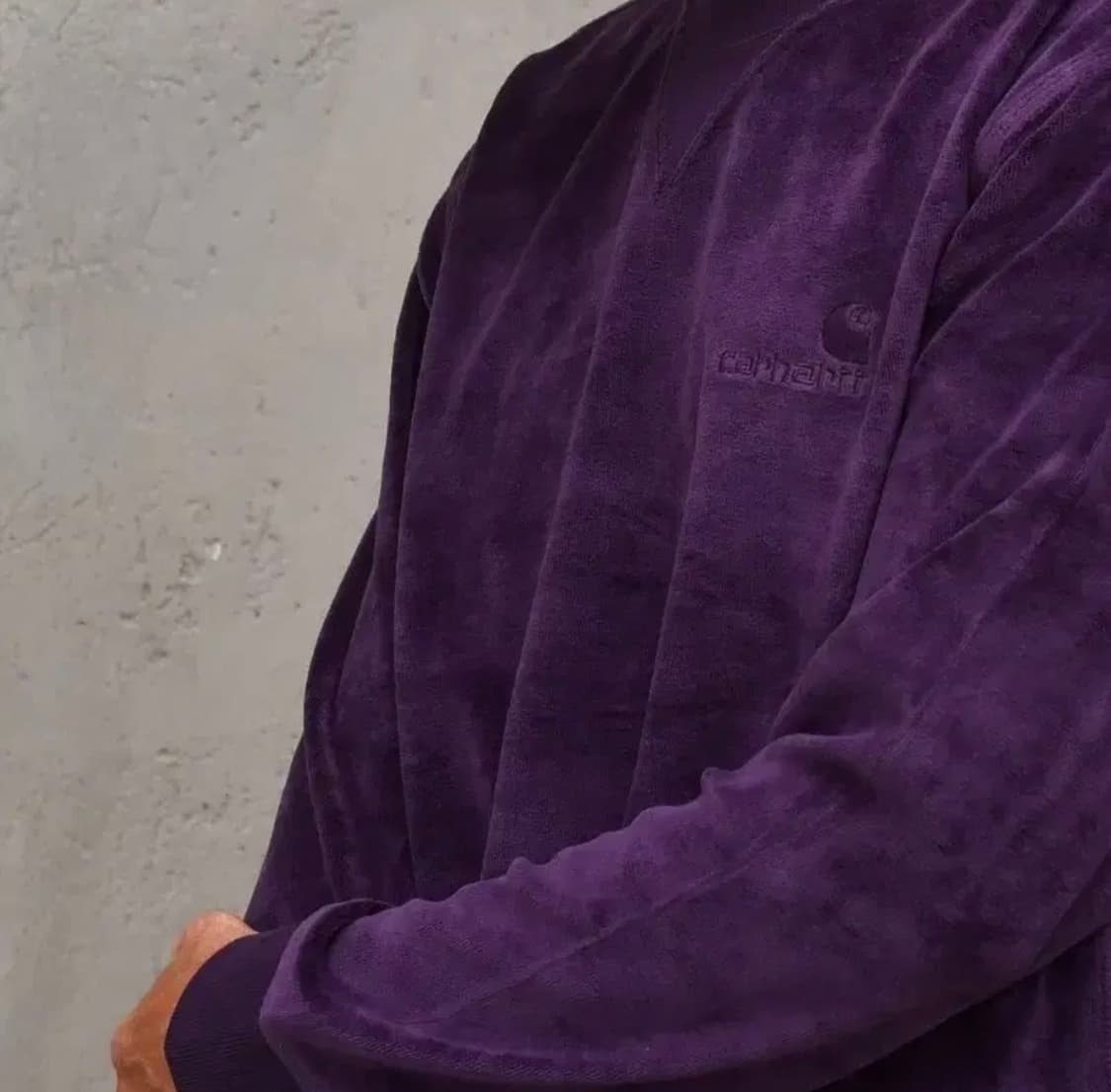 칼하트 WIP 유나이티드 스크립트 벨루어 벨벳 스웻셔츠 맨투맨  상품이미지2
