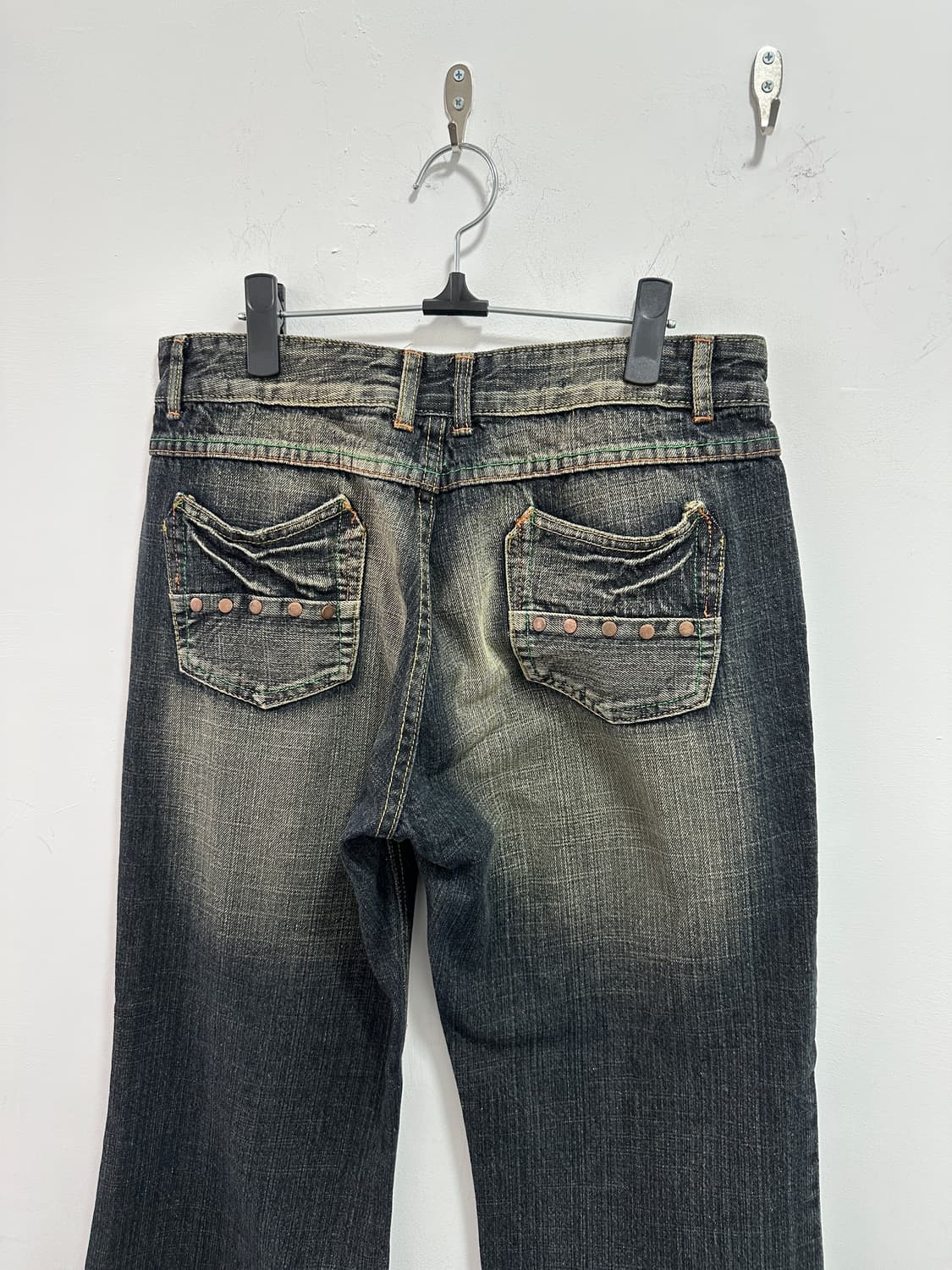 Vintage back stud point fade flare jeans 상품이미지10