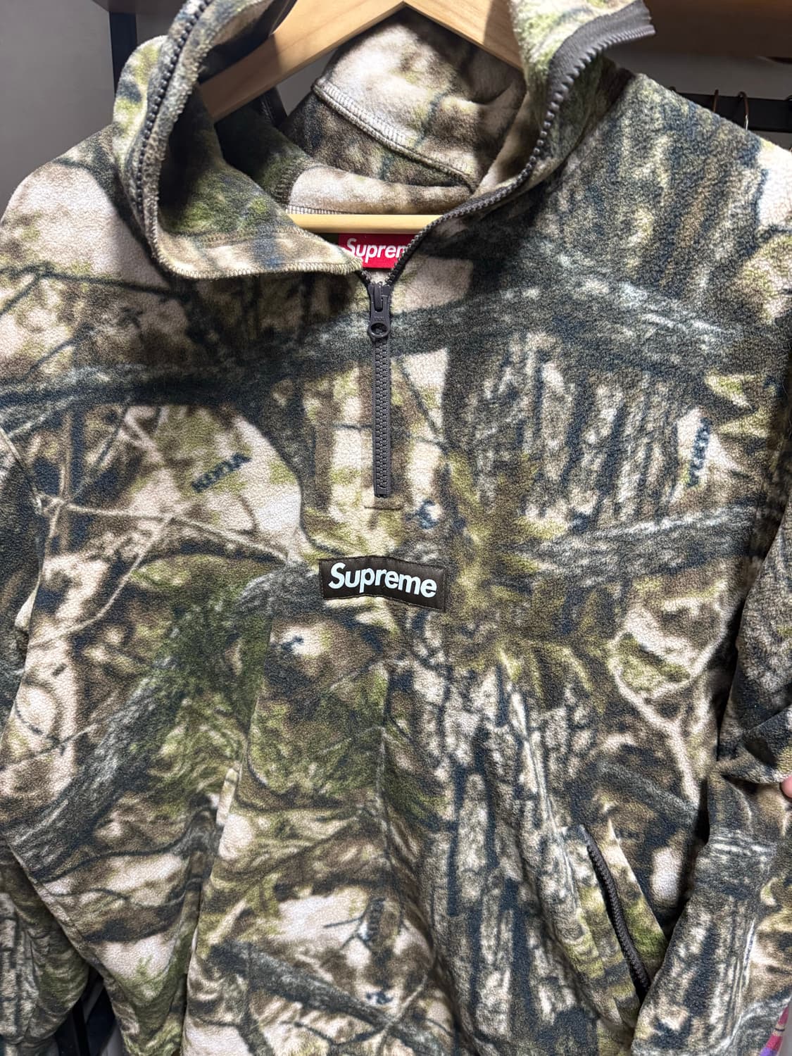 슈프림 폴라텍 카모 하프집업 후드 L 사이즈 상품이미지1