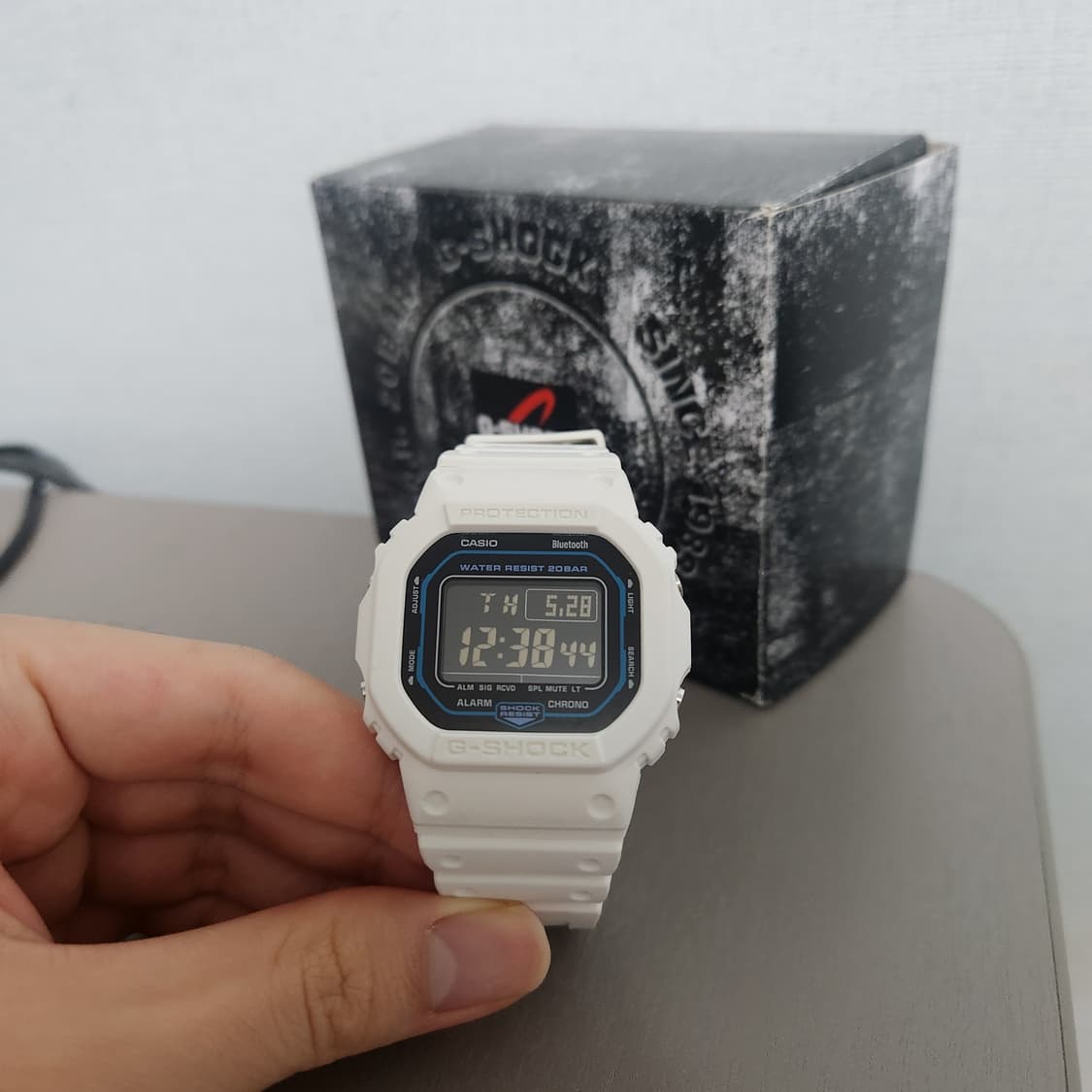 선착순| 지샥 5600 화이트 판매 |카시오 지샥 DW-B5600SF-7 상품이미지2