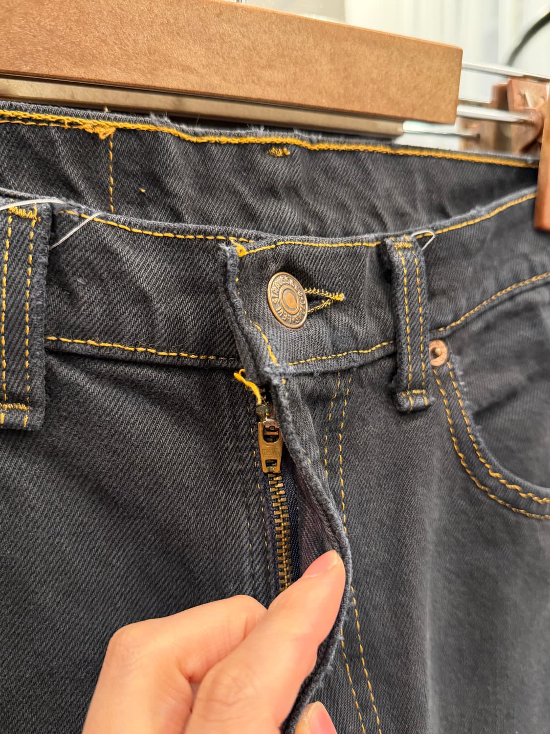 90s Levis 리바이스 550 흑청 데님 팬츠 (31) (USA) 상품이미지3