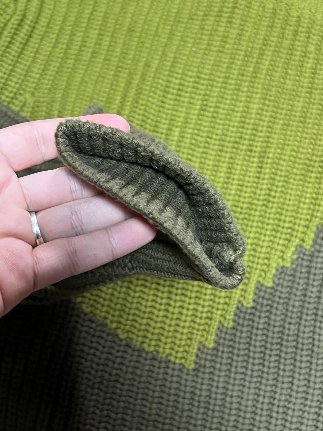 코스 투톤 니트 카키 M 상품이미지3