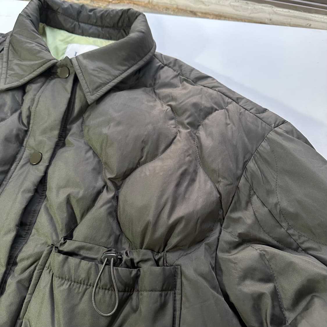 우먼L-XL 라피아프 딥브라운 오버핏 덕다운패딩 상품이미지3