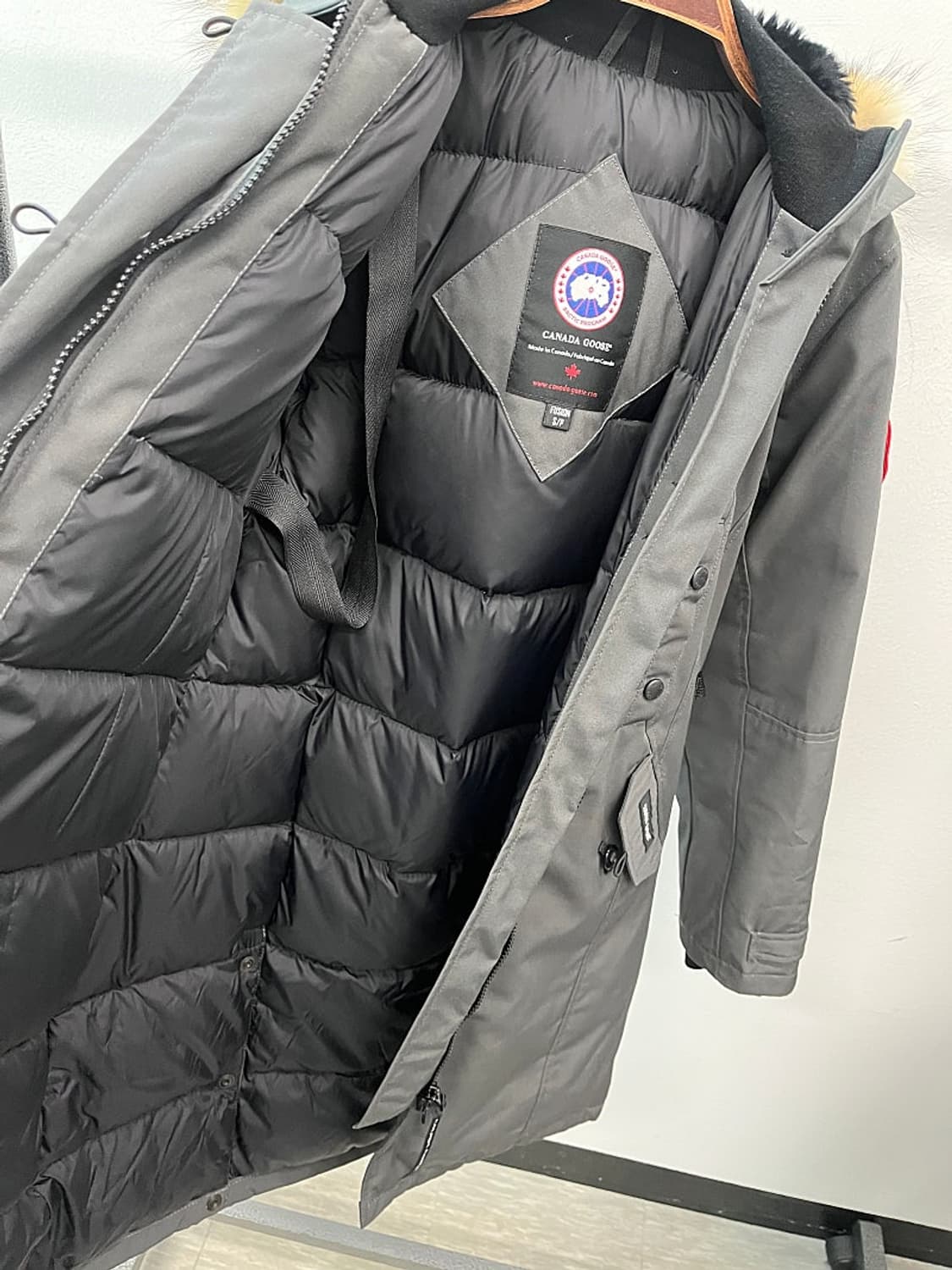 여) 캐나다구스 그레이 켄싱턴 다운파카  상품이미지4