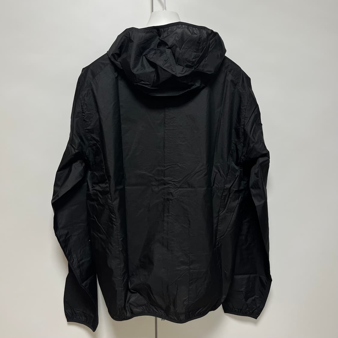 [M,L,XL]로아 하이킹 25fw 휴 패커블 윈드 자켓/블랙 상품이미지2
