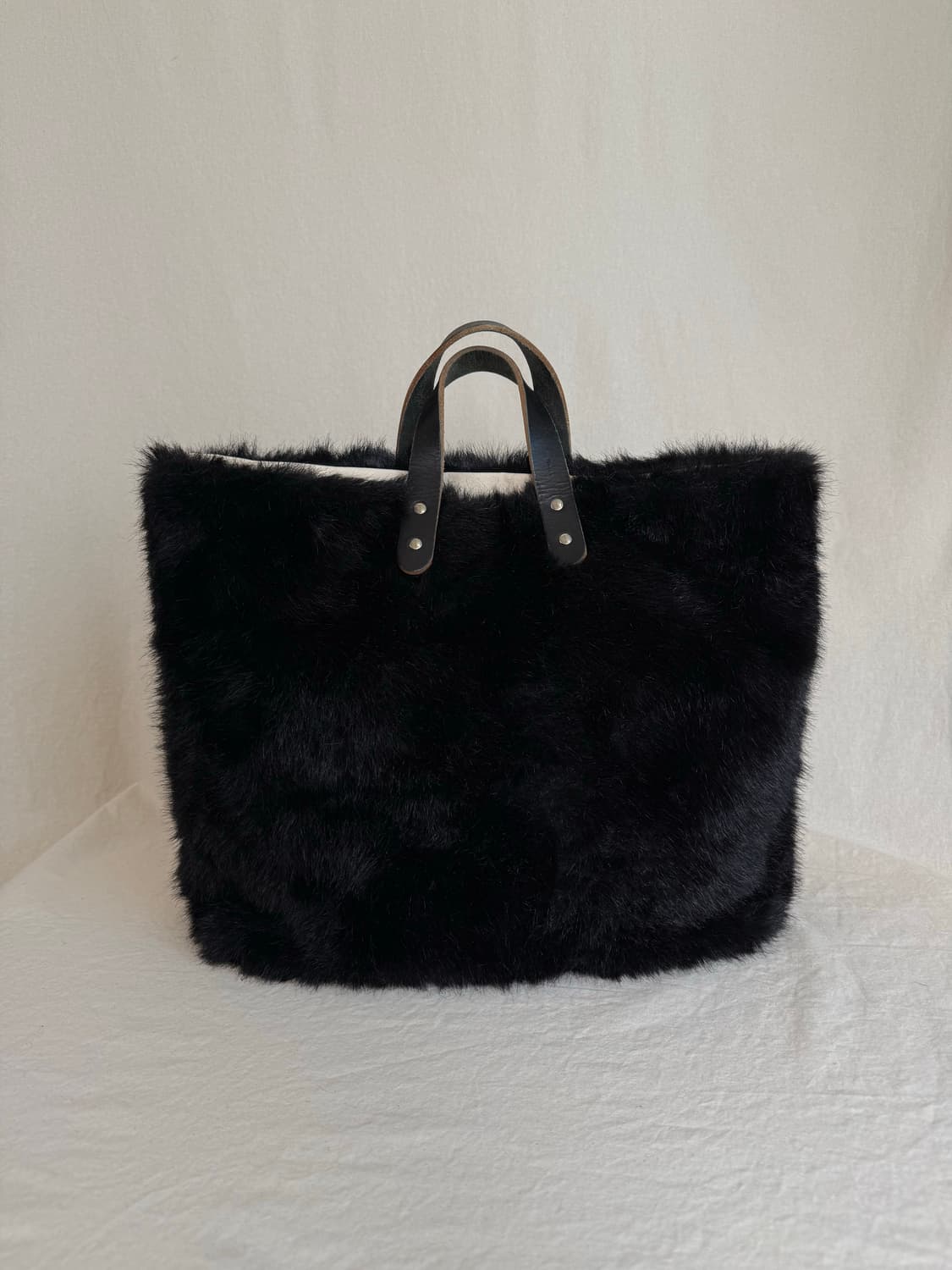 Tembea 빅사이즈 퍼 토트백 상품이미지1