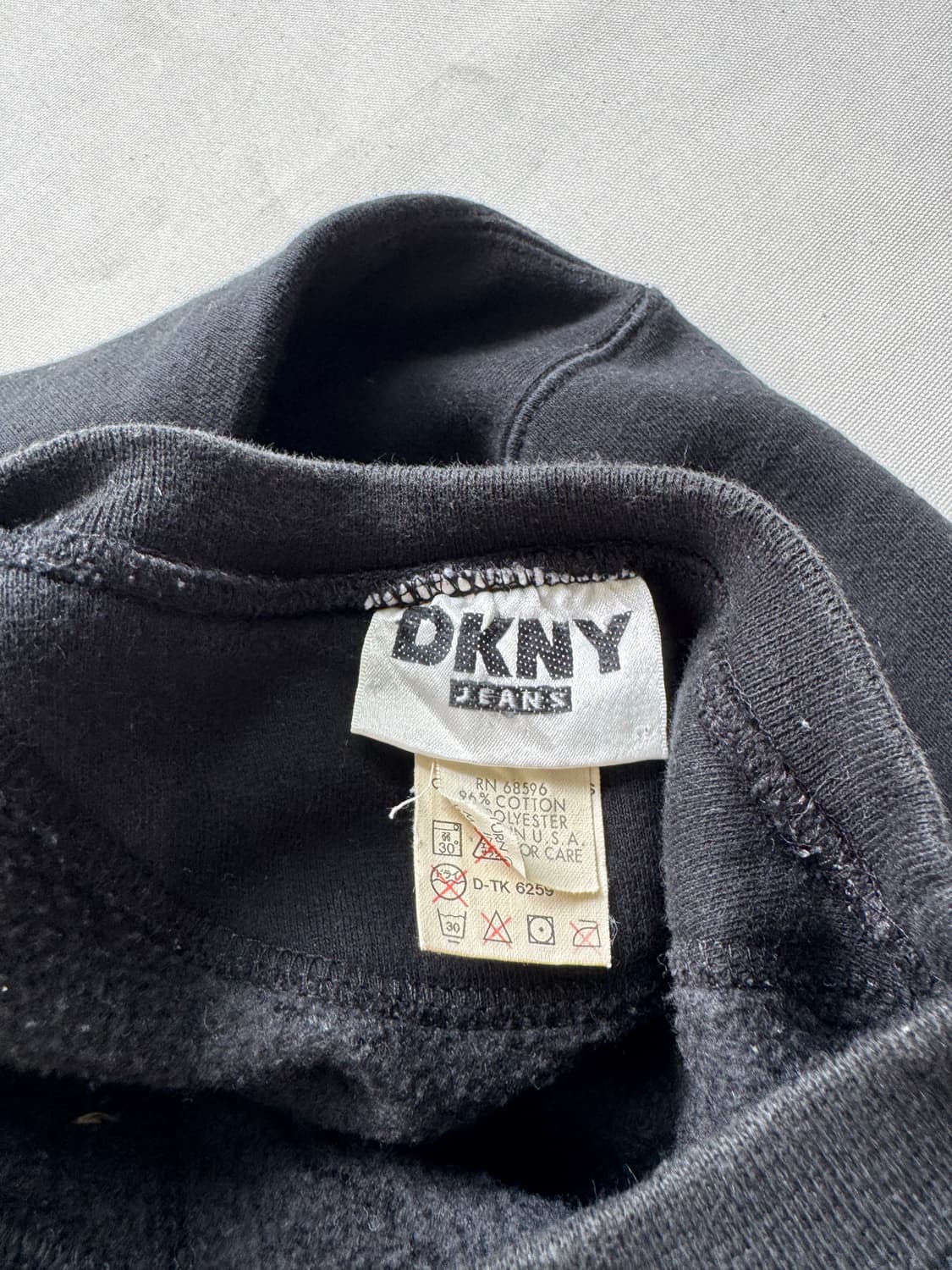 DKNY 디케이엔와이 레터링 프린팅 맨투맨 상품이미지6