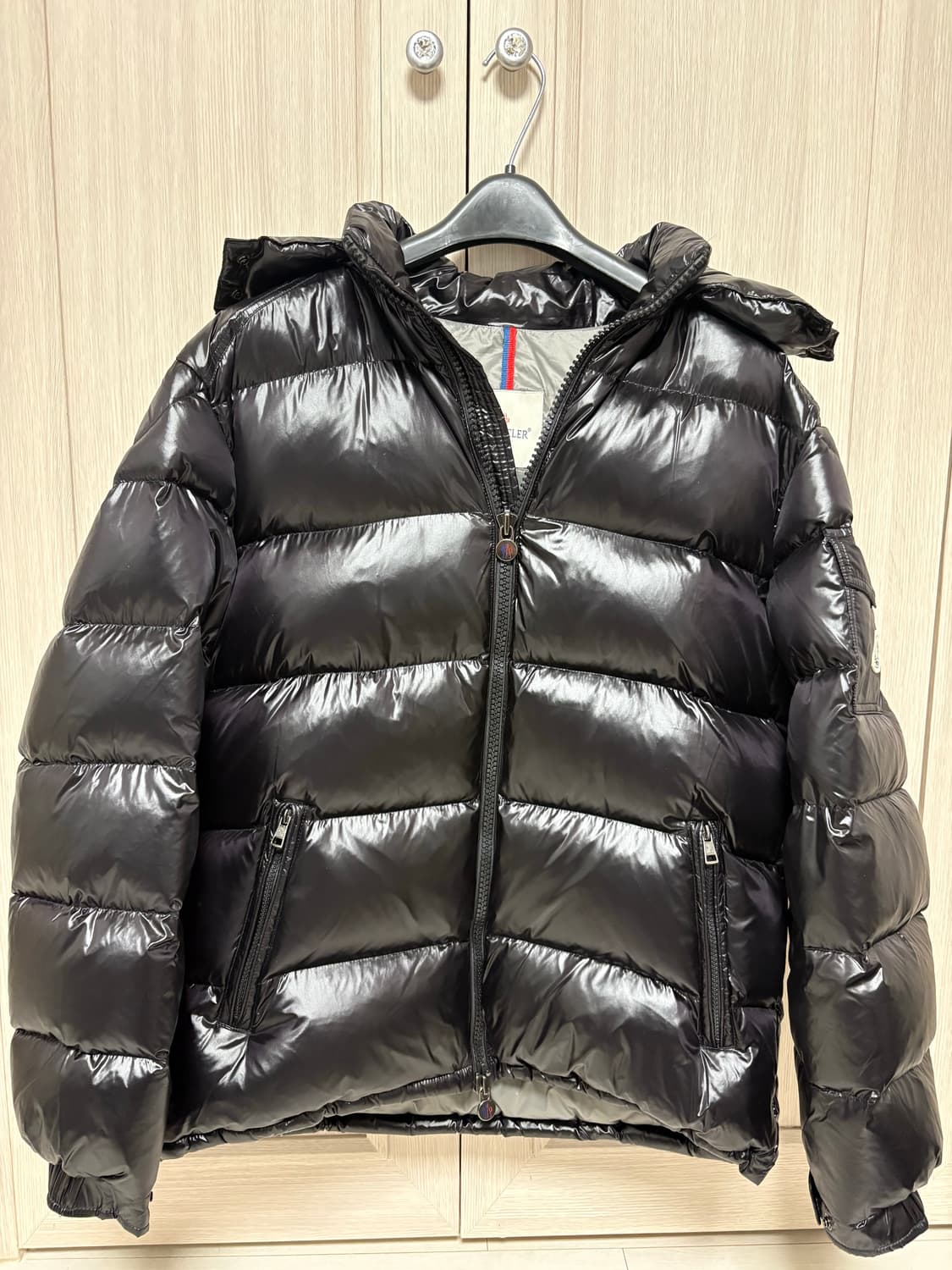 Moncler Maya 후드 쇼트 다운 재킷 상품이미지1