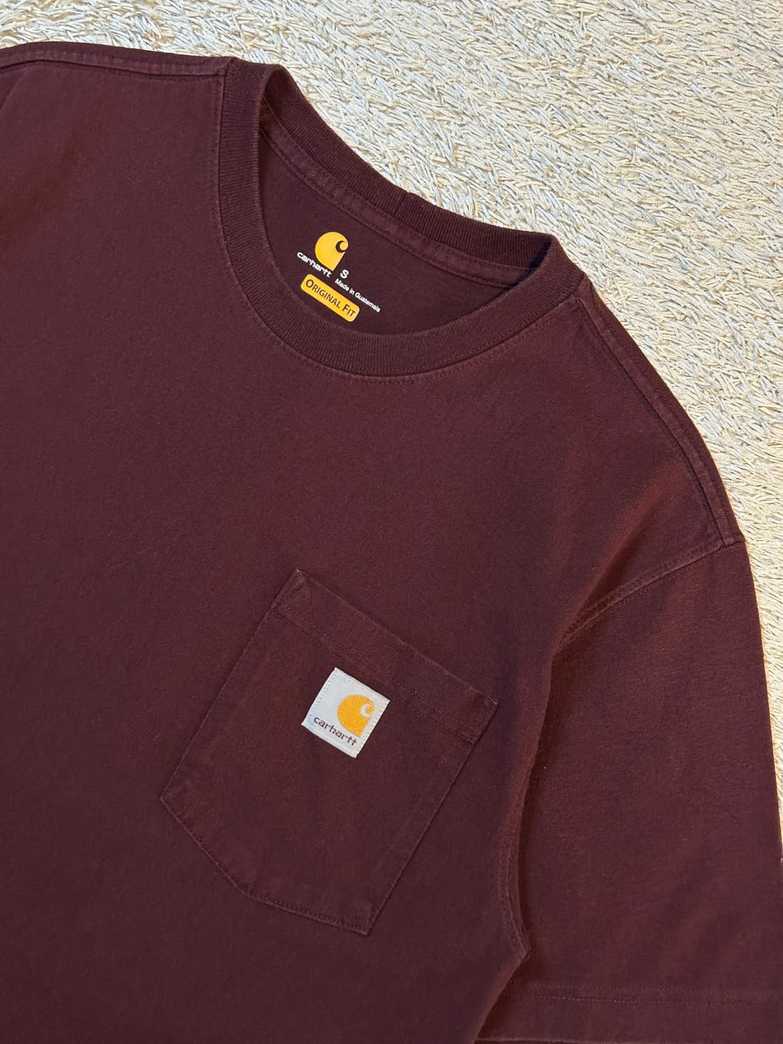 칼하트 CARHARTT 오리지널핏 포켓 반팔 티셔츠 버건디 상품이미지3