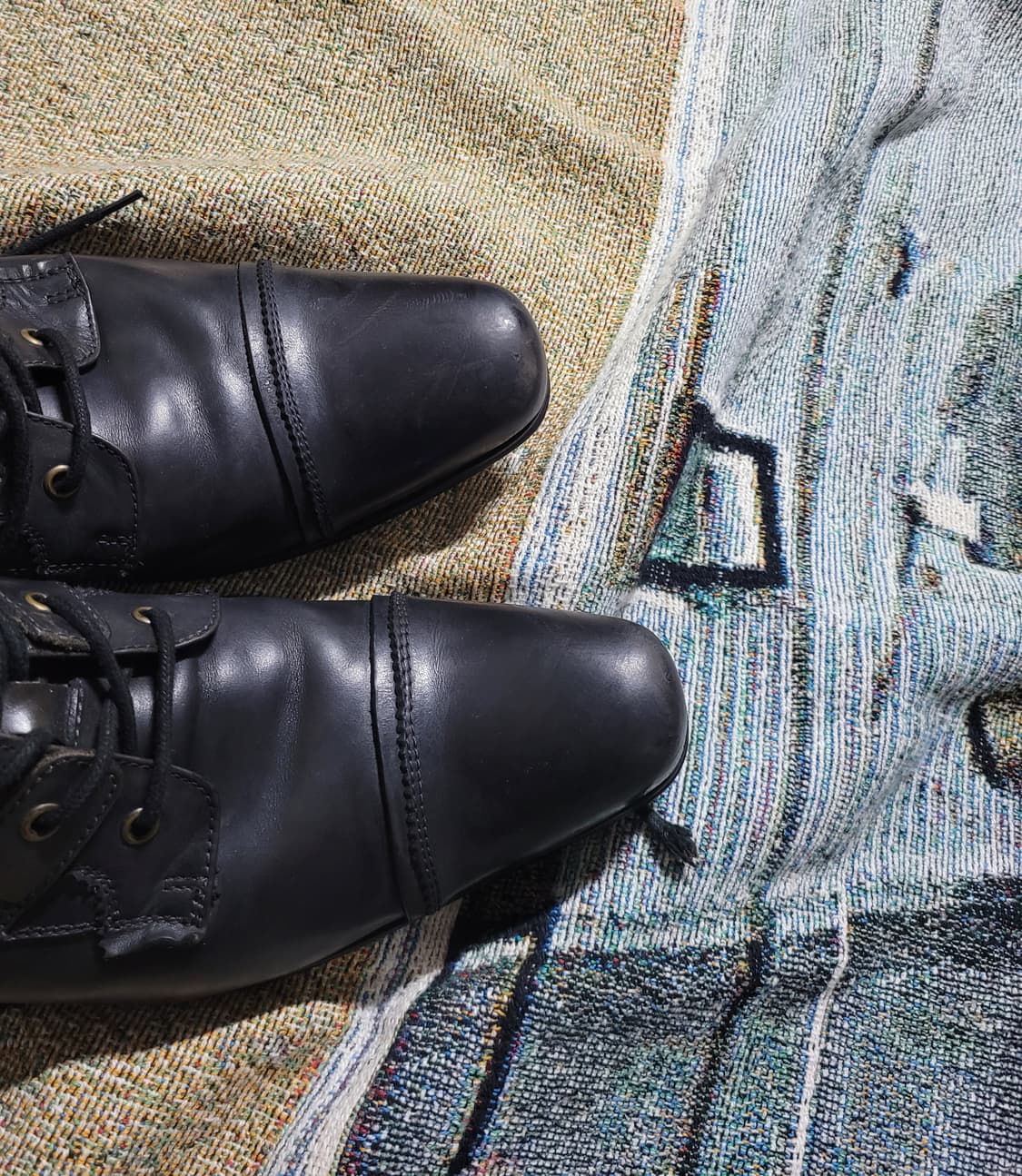 훕데두 레이스 스루 블랙 레더 부츠 상품이미지10