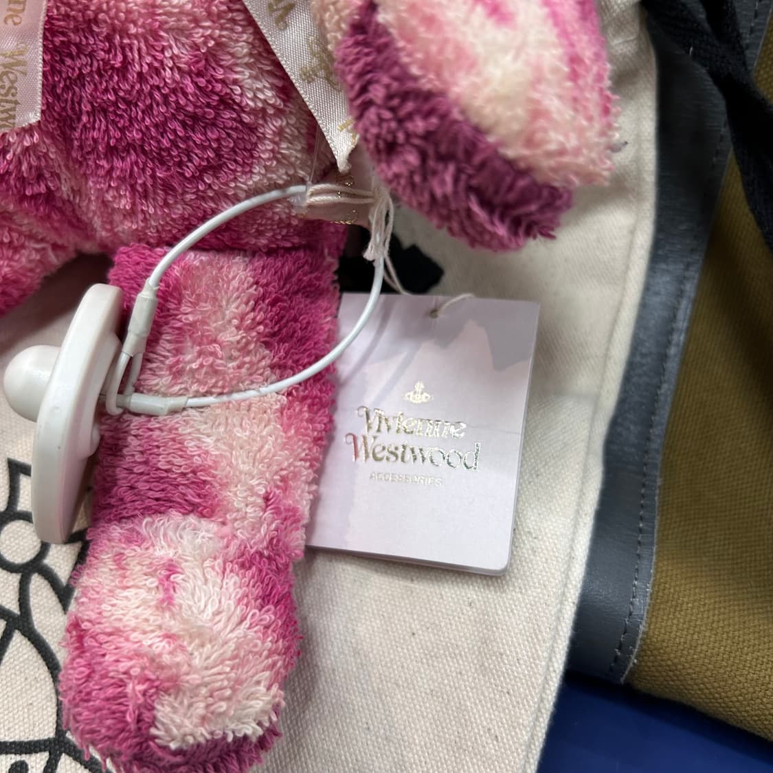 Vivienne Westwood Pink Teddy Bear 상품이미지5