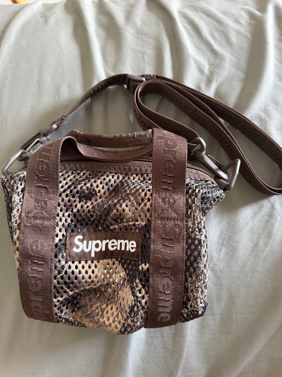 슈프림 메쉬 미니 더플백 트루팀버 카나티 카모 상품이미지4