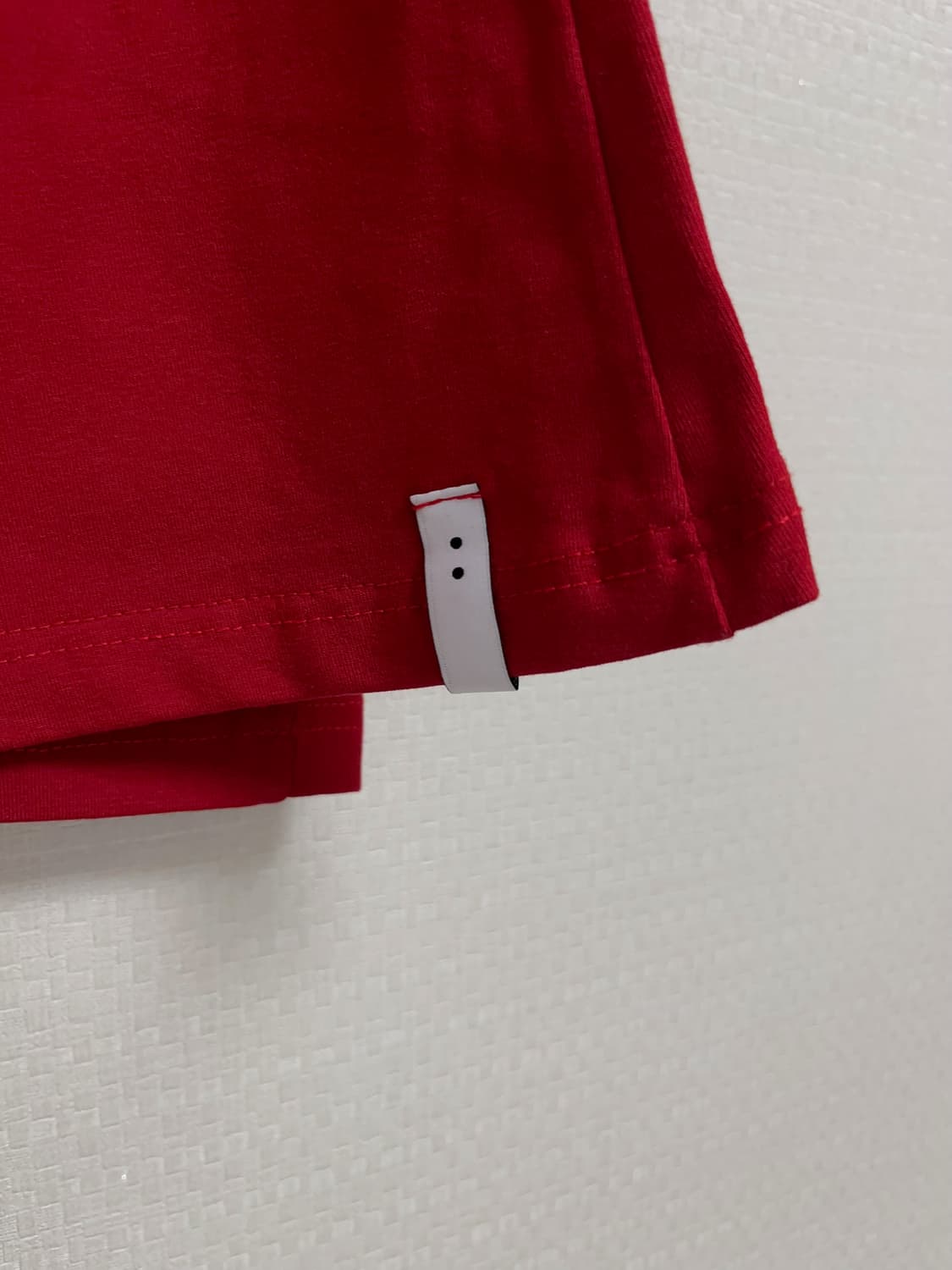 ONSKA 온스카 ONE-SHOULDER ELASTIC T (RED) 상품이미지7