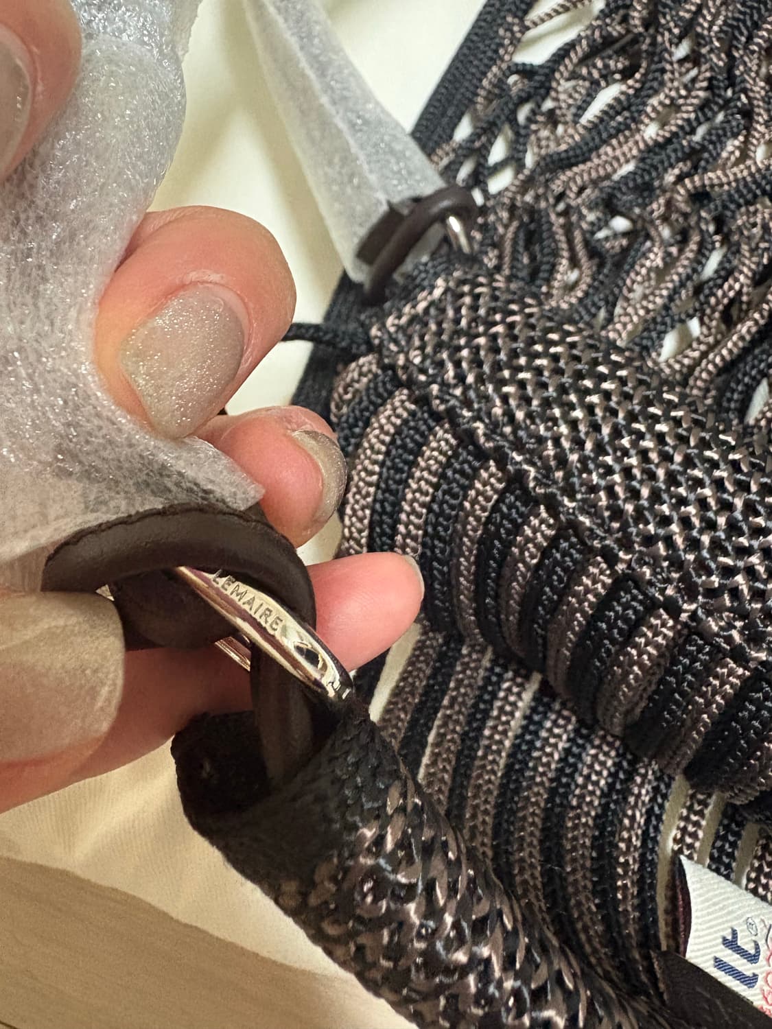 르메르 필트 네트백 마롱글라세(미디움) 판매합니다 상품이미지7