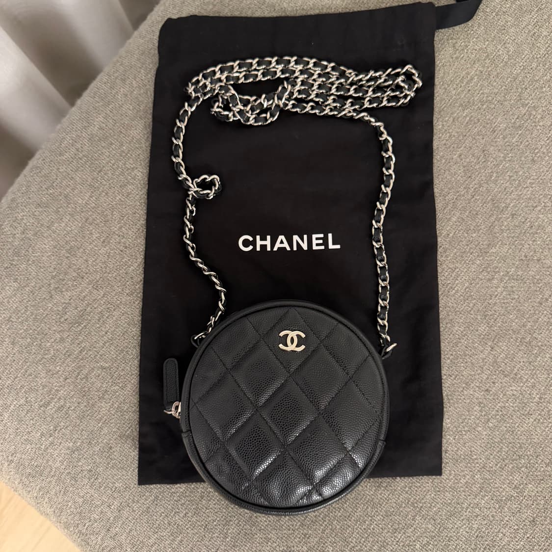샤넬 동그리백 블랙 은장 상품이미지1