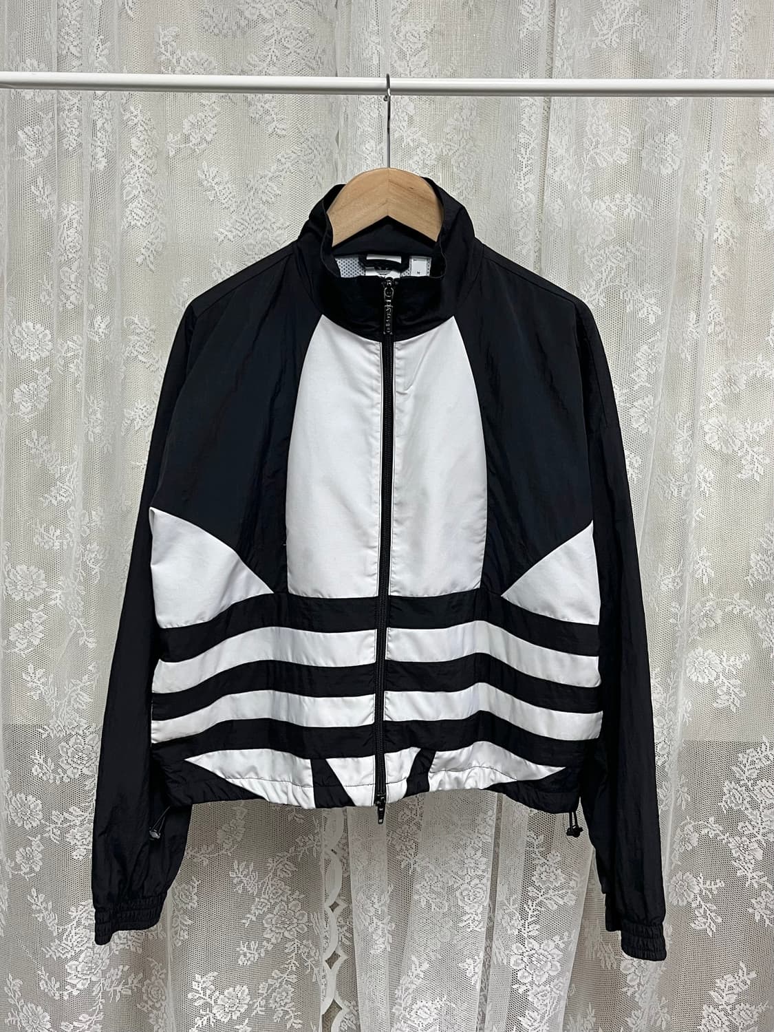 M) 아디다스 크롭 바람막이 자켓 블랙 상품이미지1