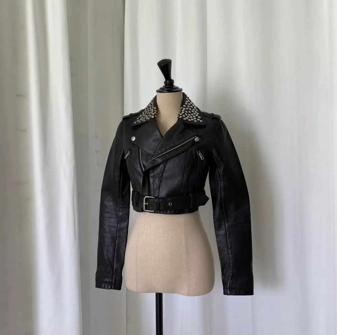 마쥬 스터드 크롭 레더자켓 (소가죽) 상품이미지1