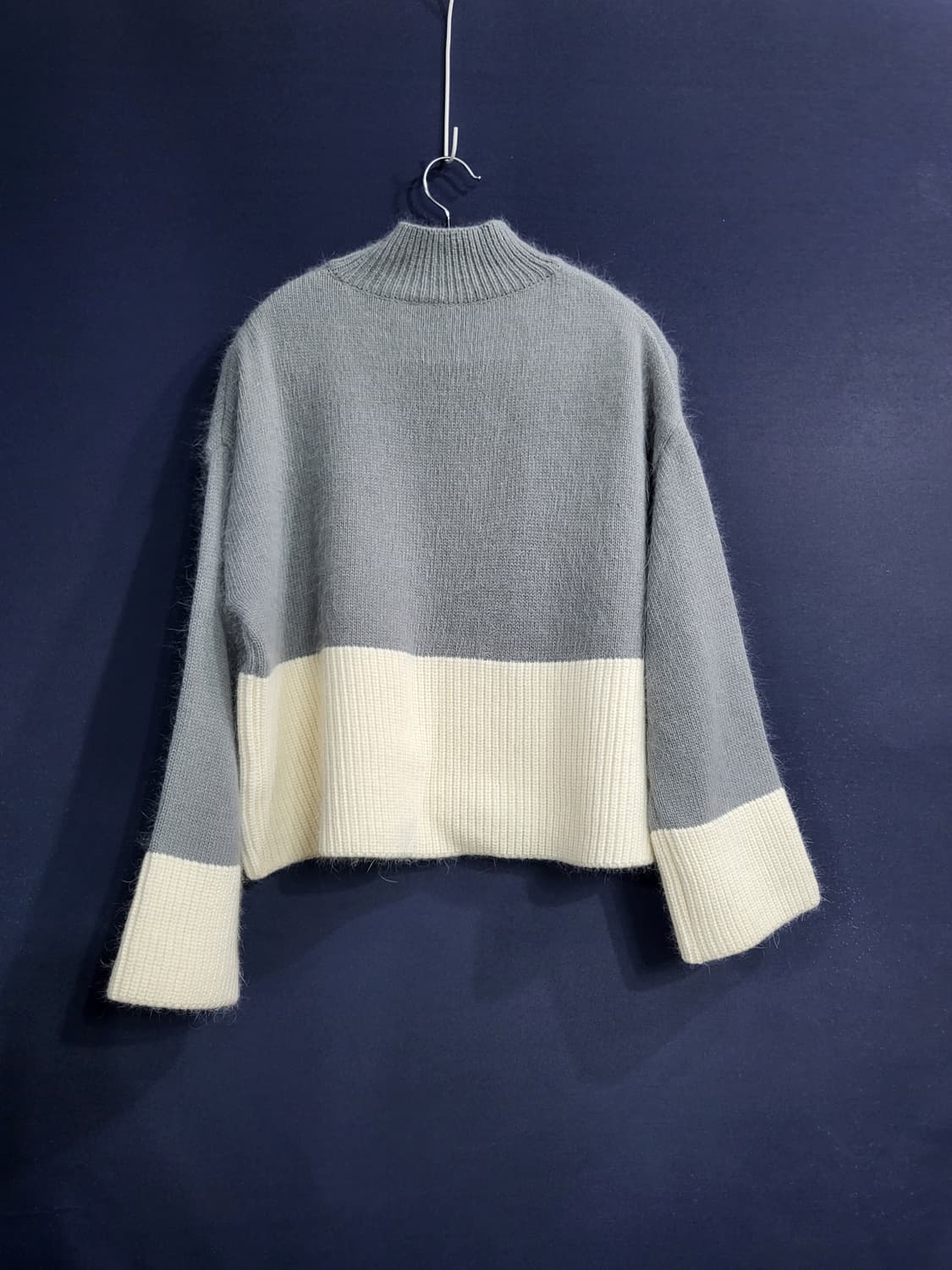 세미오버핏 모혼방 터틀넥 상품이미지3