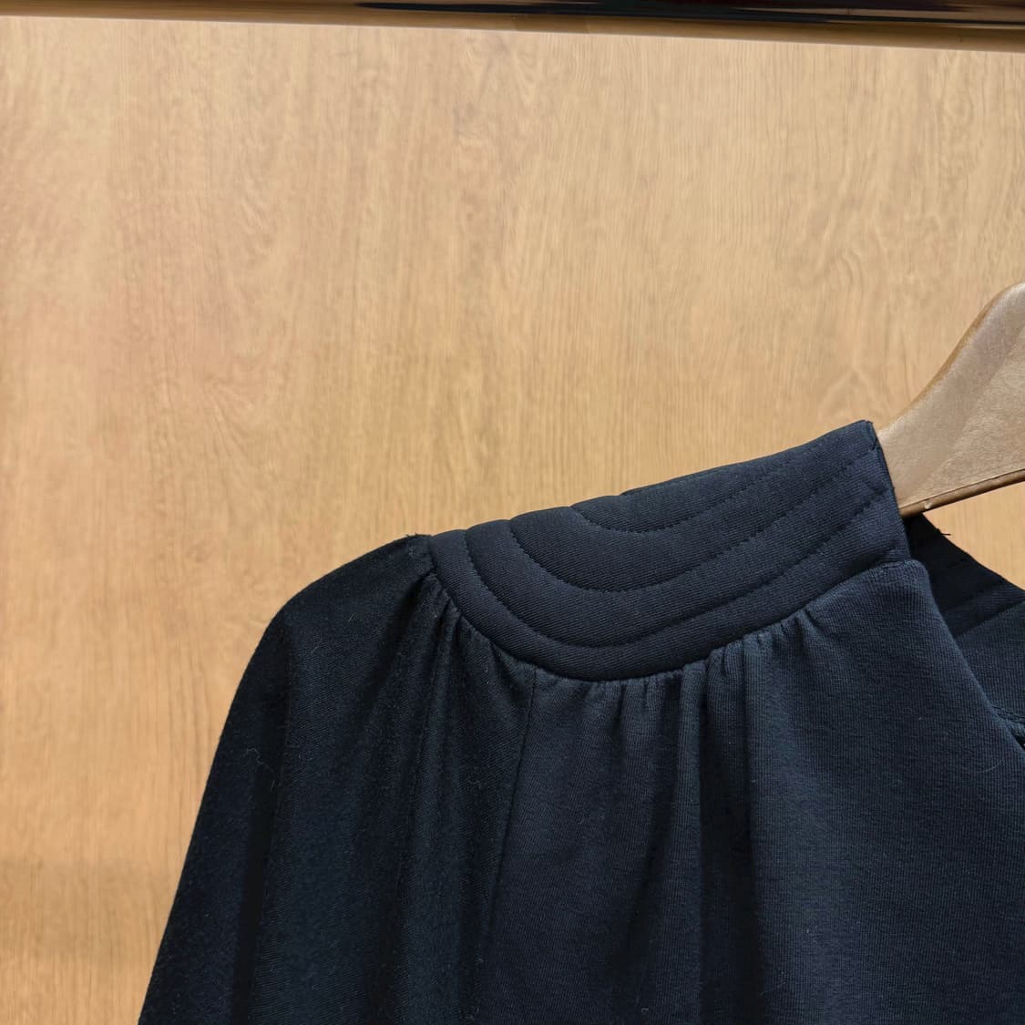 스투시 미디 원피스 반팔 라운드넥 숄더 패치 디테일 스트레이트핏 블랙 상품이미지6