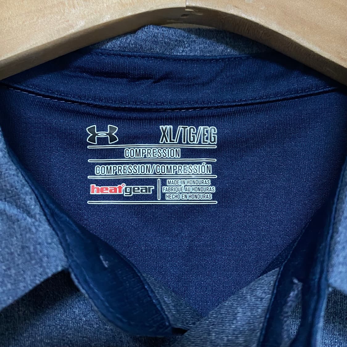 언더아머 히트기어 네이비 루즈핏 PK 카라넥 기능성 반팔 티셔츠 XL 상품이미지3