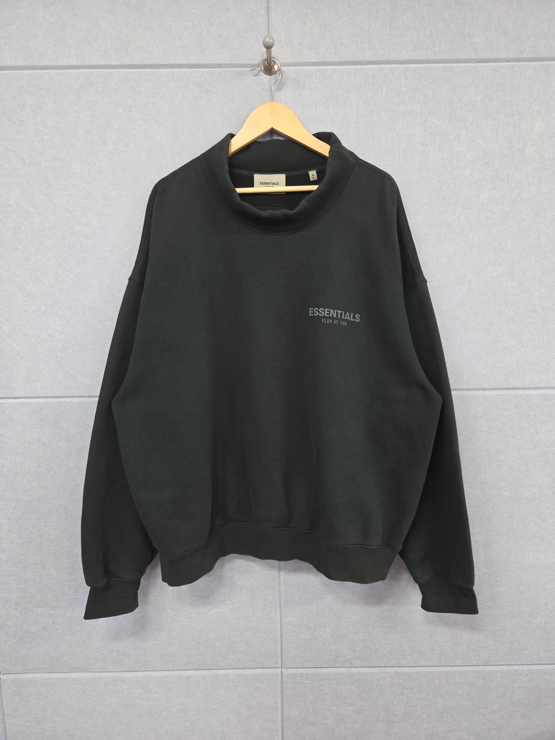 ESSENTIALS FEAR OF GOD 모크넥 맨투맨 상품이미지1