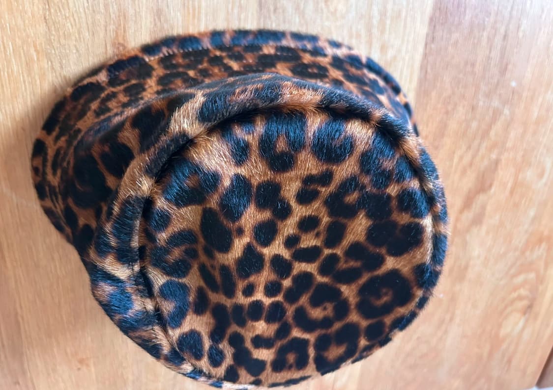 [소미님 착용] 자크뮈스 24fw 르밥 카우스킨 레오파드 버킷햇 상품이미지6