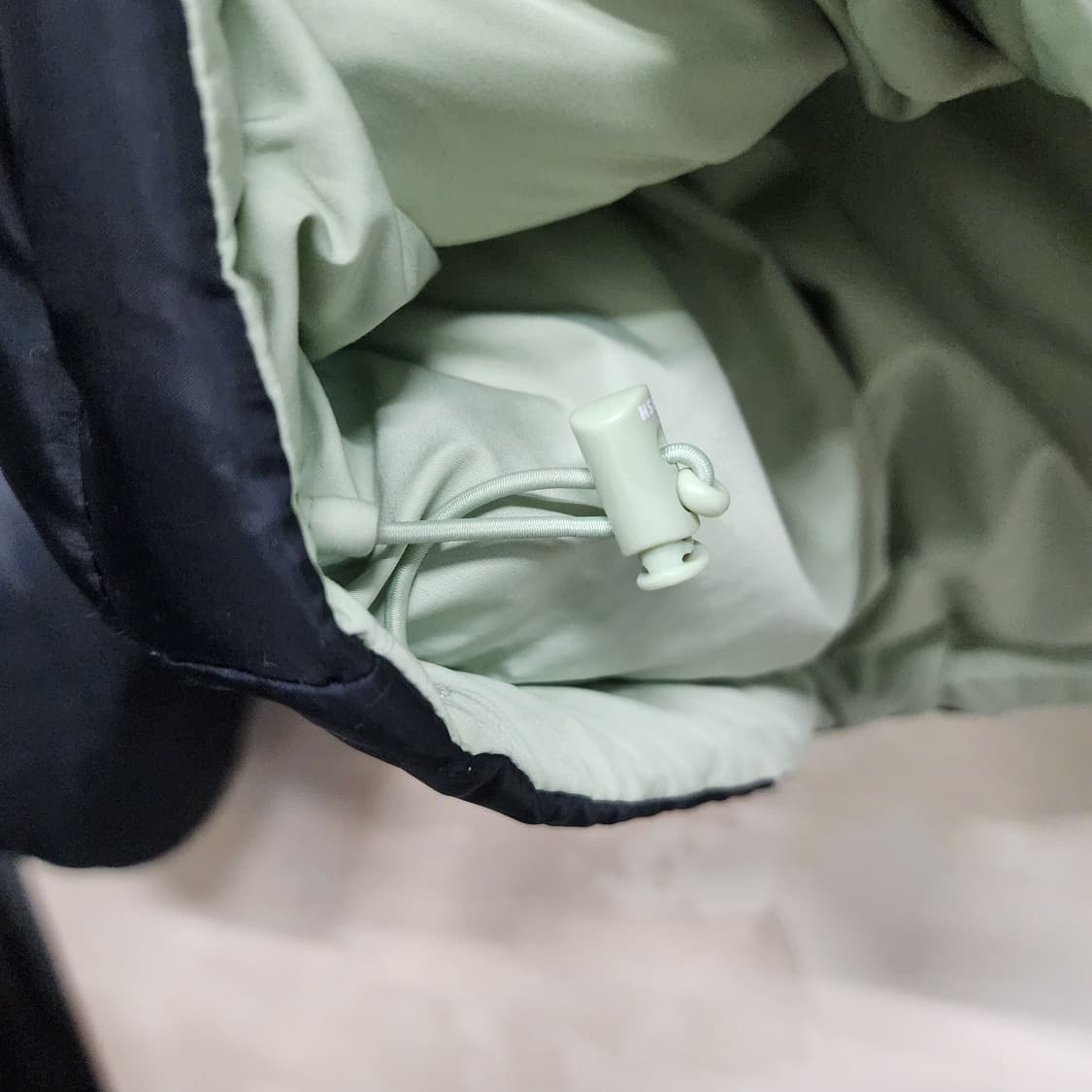 키르시 블랙 양면 숏 패딩  상품이미지4