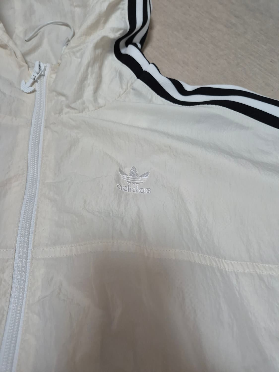 아디다스 윈드브레이커 상품이미지3