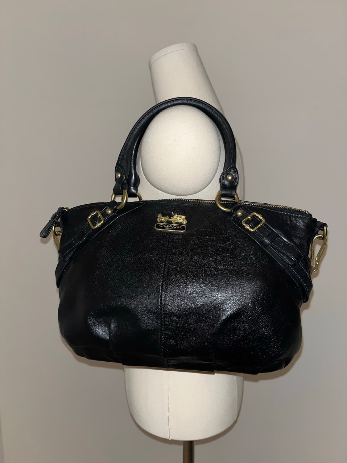 🎉BLACK FRIDAY🎉 Coach All black bag 상품이미지2