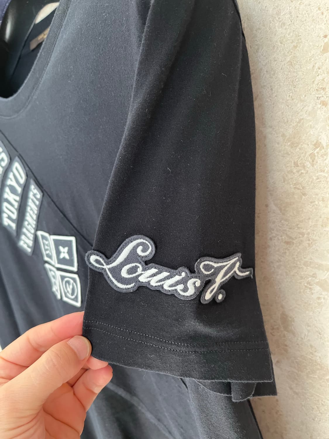 루이비통 PARIS TOKYO 반팔 티셔츠 XL 정품 상품이미지3