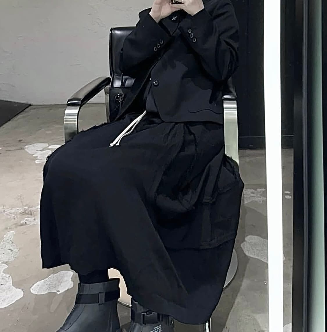 꼼데가르송 블랙 23SS 폴리에스터 컷아웃 스커트 (블랙 xs) 상품이미지6