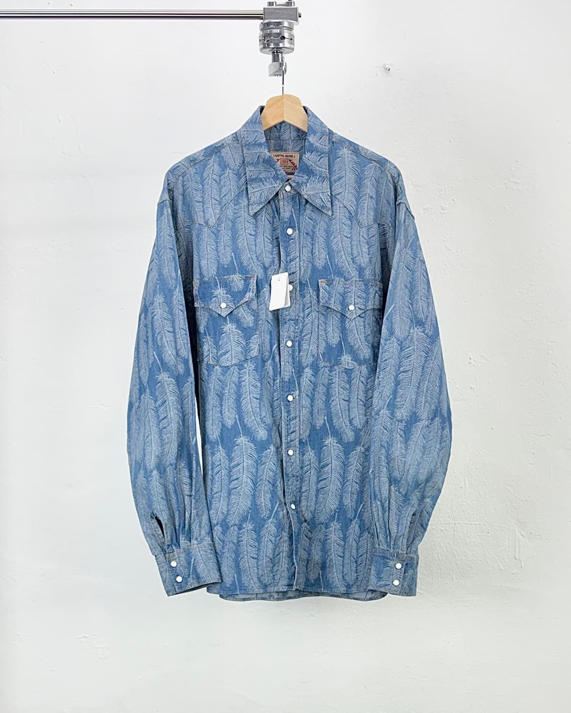 캐피탈 24ss 맥파이 라이트 인디고 페더 데님 셔츠 상품이미지1