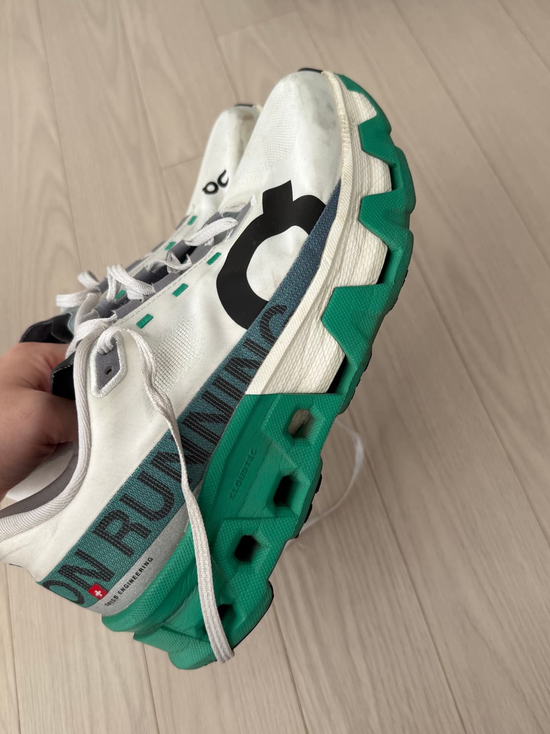 온러닝 클라우드몬르터 하이퍼 260 상품이미지1