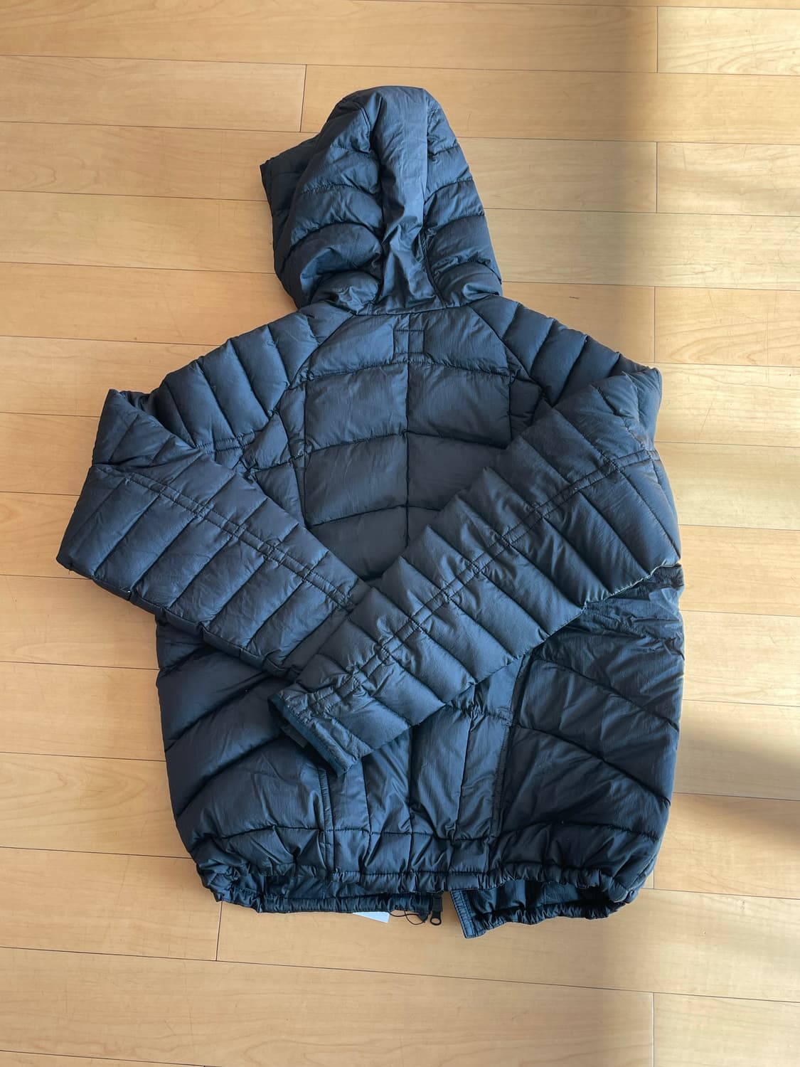 더콜디스트모먼트 경량패딩 상품이미지3