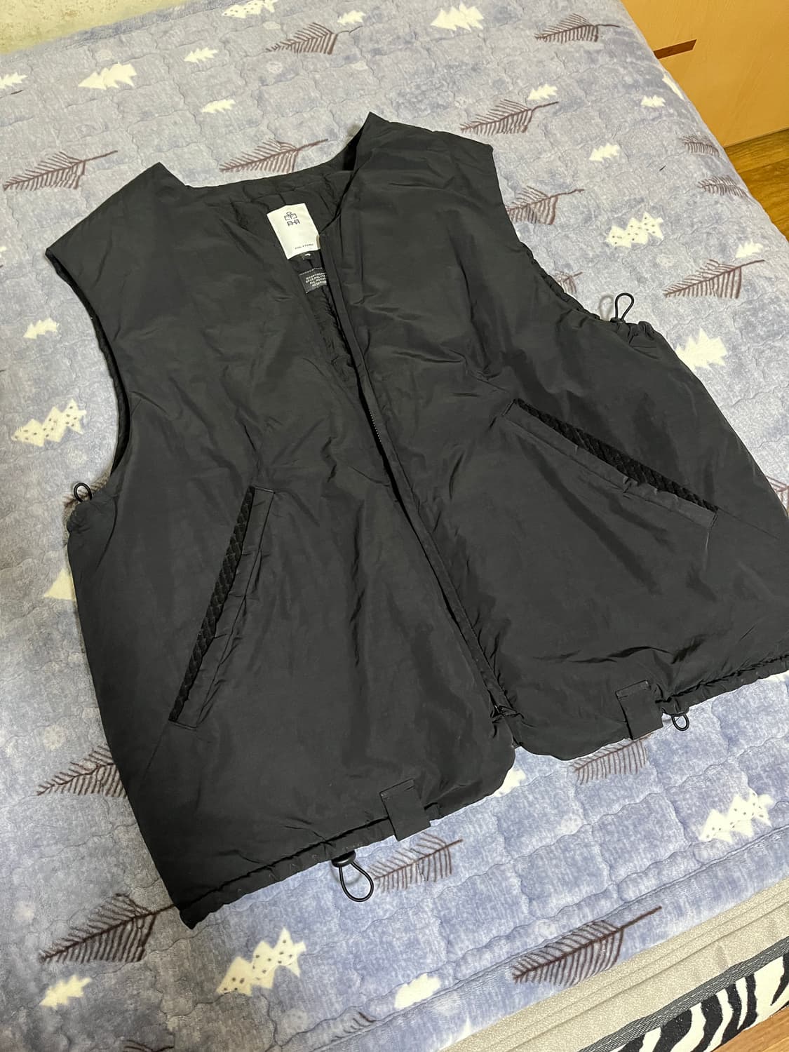 [4] 폴리테루 패디드 베스트 / Black 상품이미지1