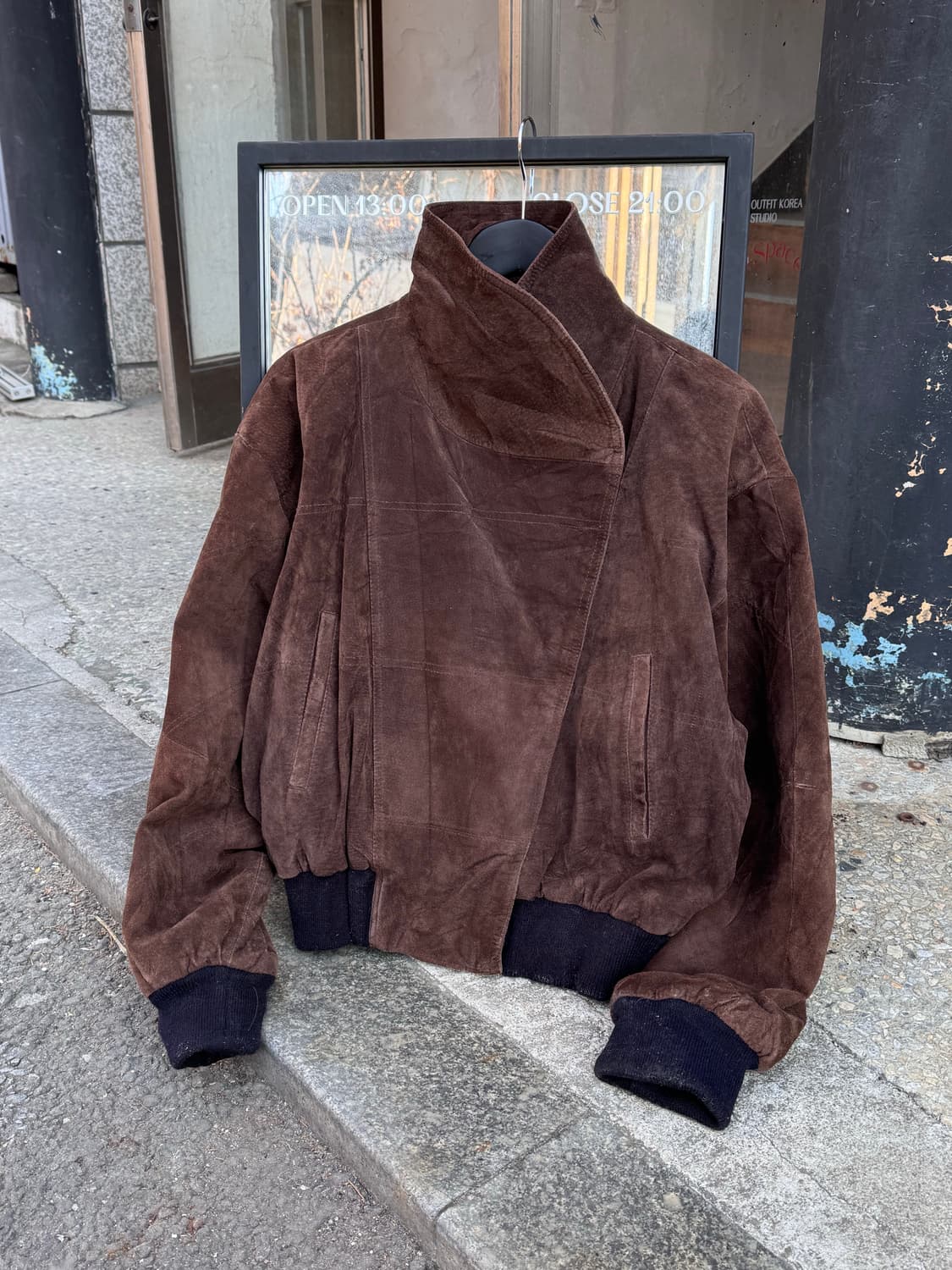 Falvis Div 언발란스 하이넥 스웨이드 크롭자켓  상품이미지1