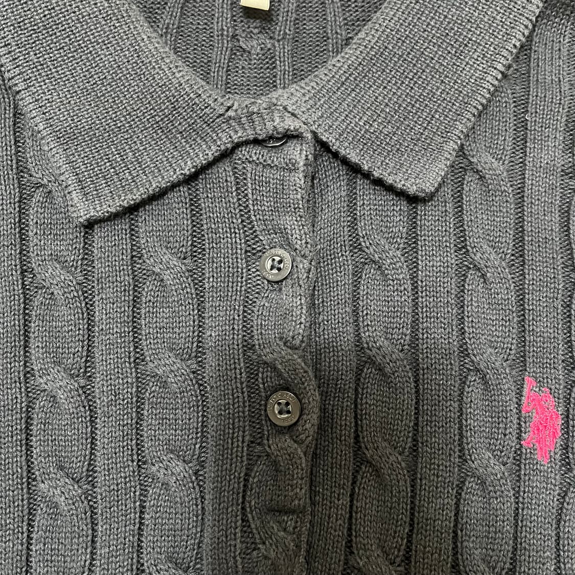 US폴로 여성 로고 꽈배기 카라 니트 S(90) 상품이미지5