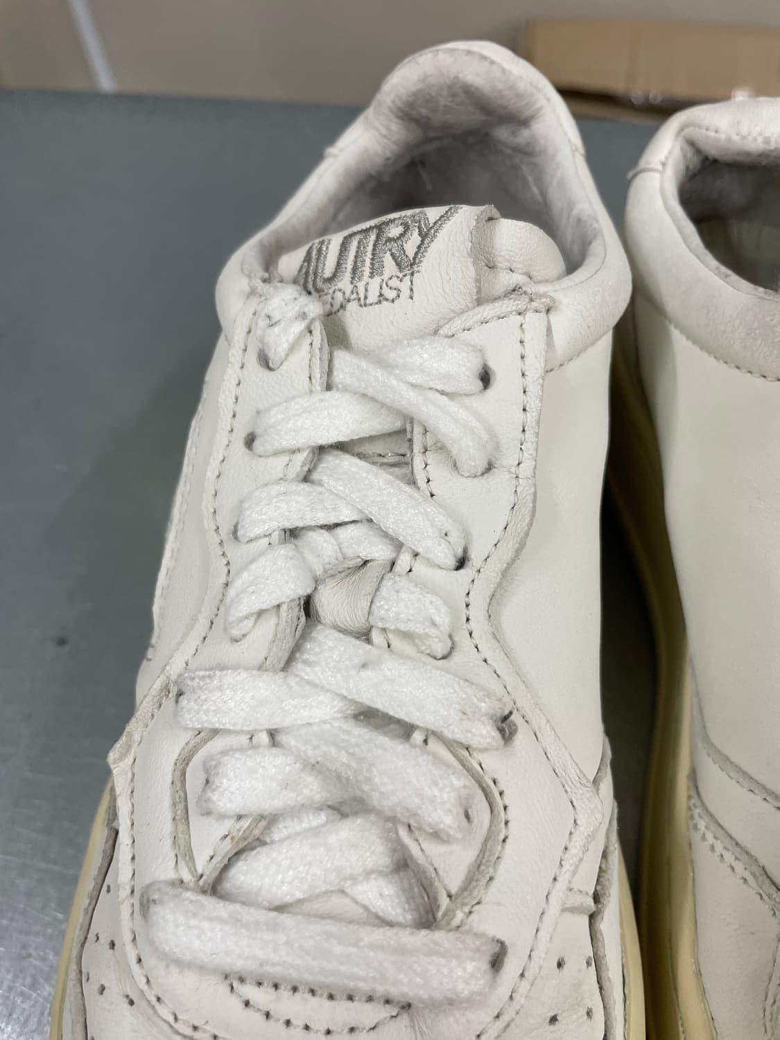 오트리 메달리스트 로우 화이트 36 상품이미지8