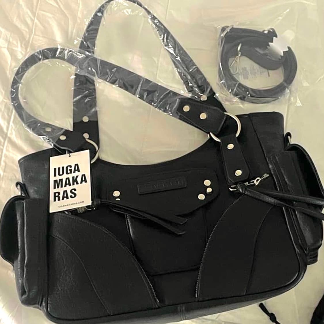 이우가마카라스 스터트 레더 숄더백 블랙 상품이미지1